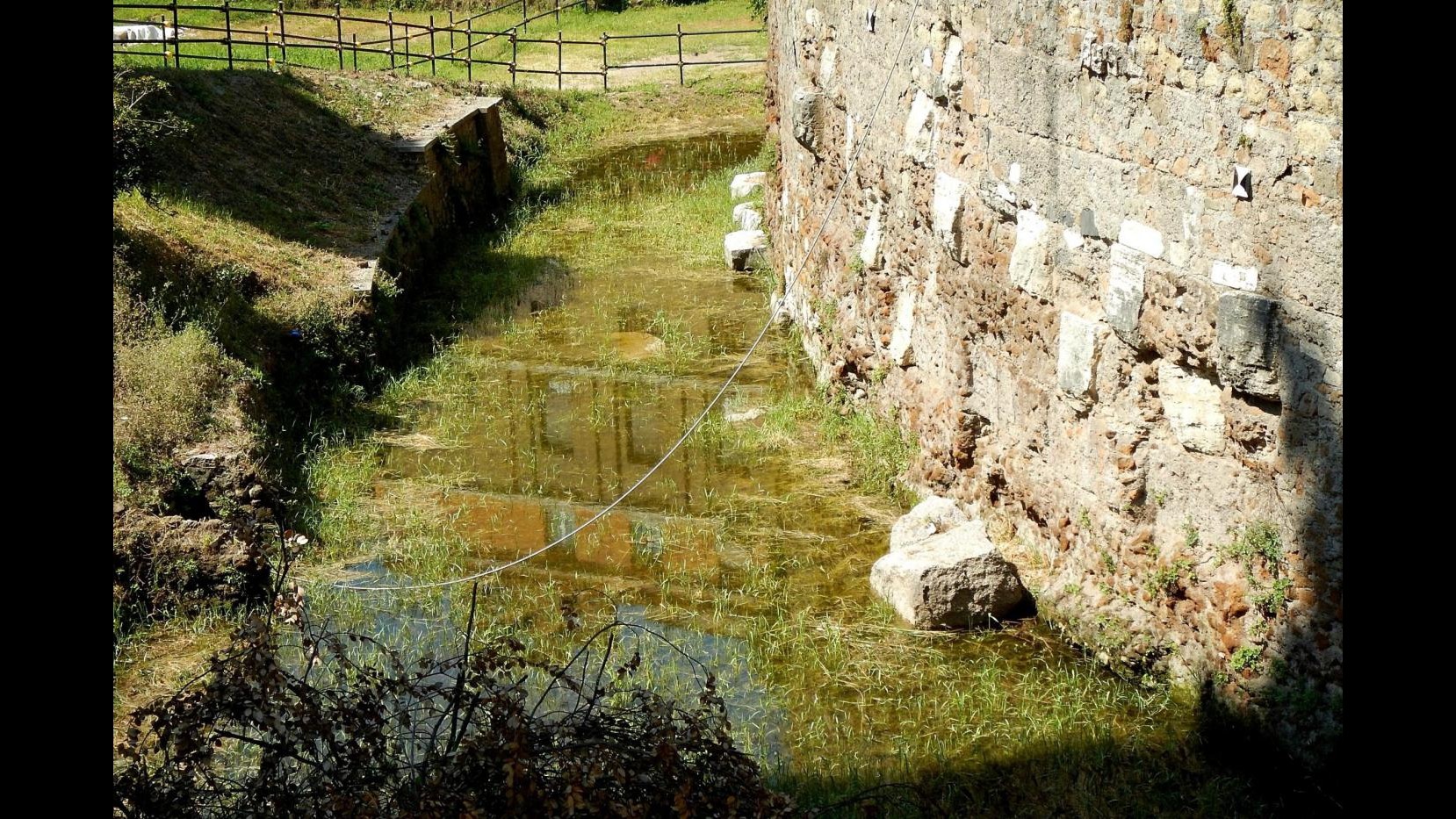 Roma, allagato da 3 giorni perimetro esterno Mausoleo di Augusto