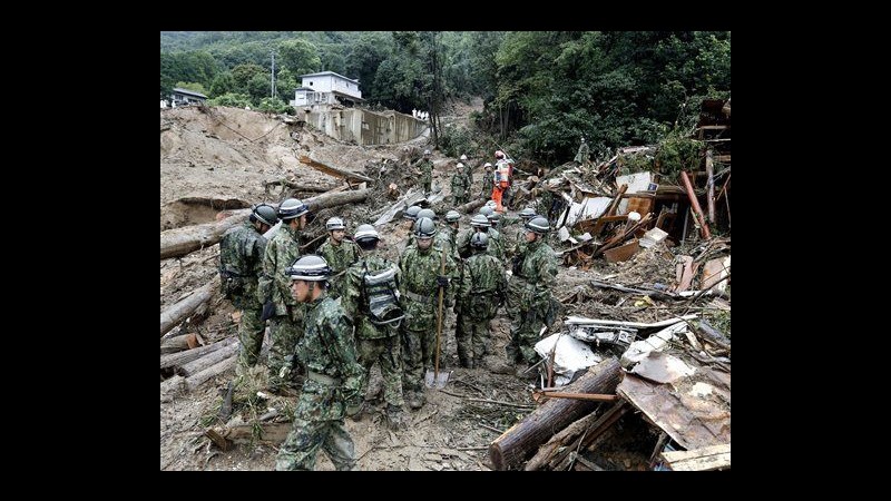 Giappone, frana Hiroshima: salgono a 40 i morti, fra loro bimbo 3 anni