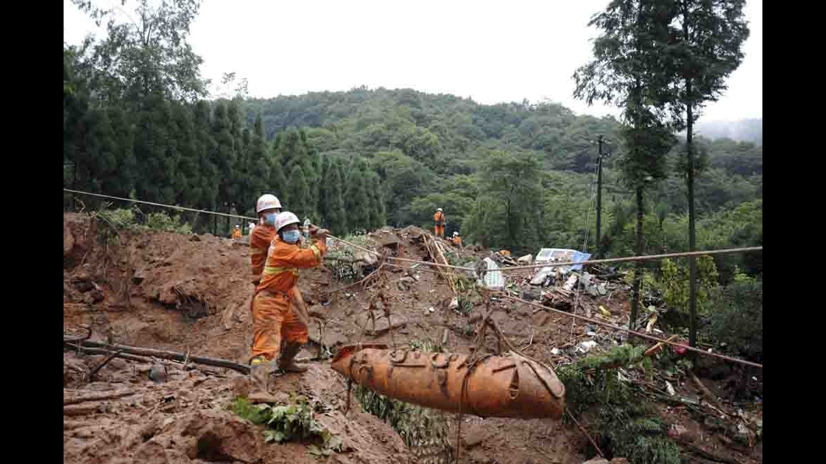 Cina, alluvioni nel nordovest: 86 morti, 100 turisti intrappolati