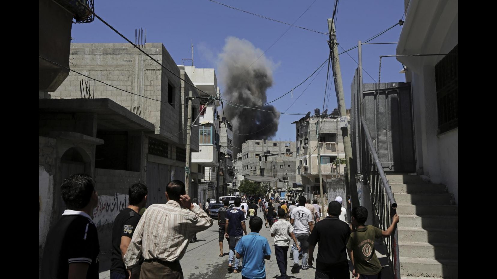 Medioriente, raid Israele a Gaza: almeno 20 morti tra cui 4 bimbi