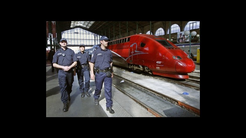 Francia, treno deraglia vicino Parigi: almeno 7 morti