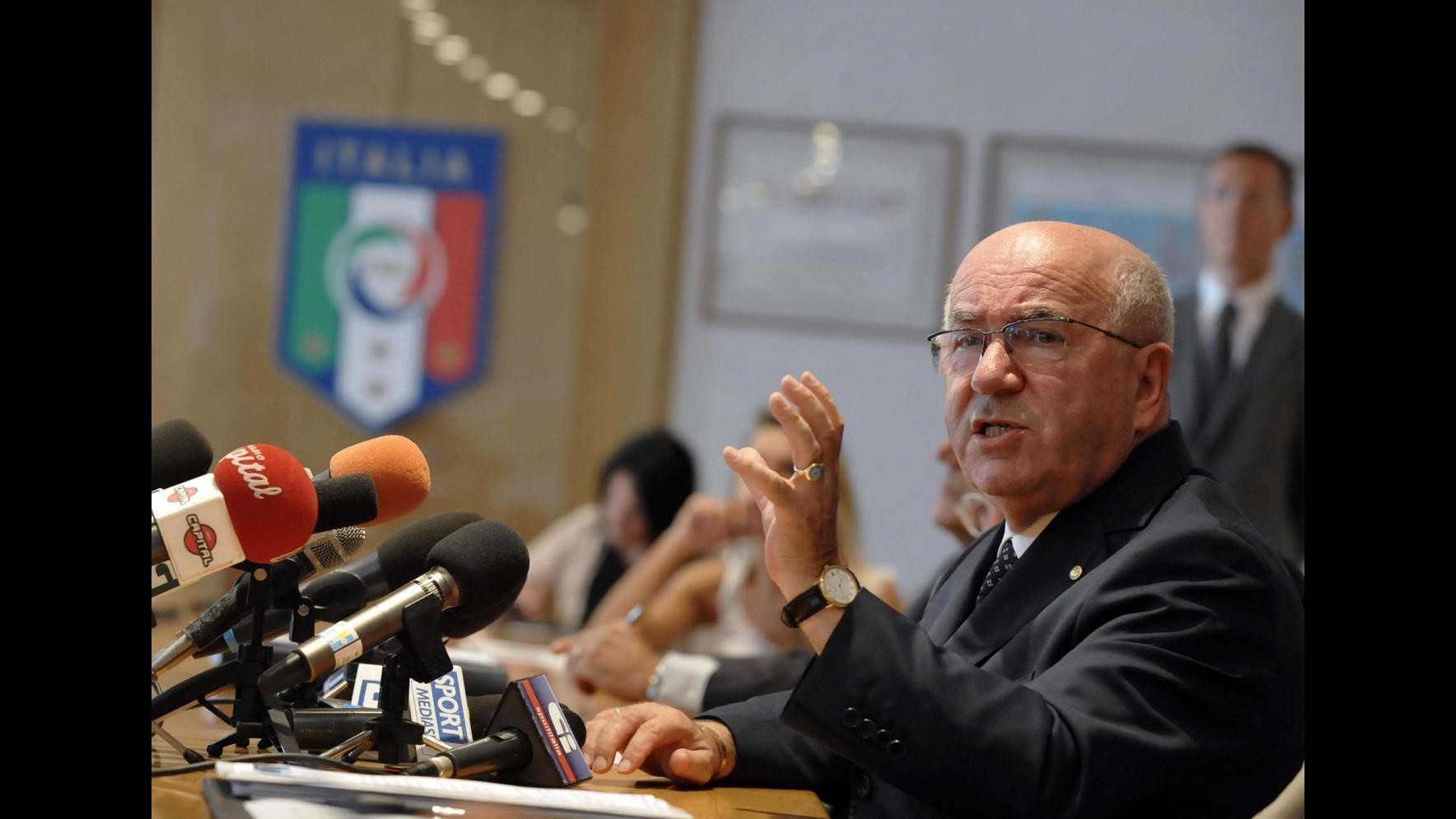 Figc, Uefa apre inchiesta disciplinare contro Tavecchio per presunti commenti razzisti