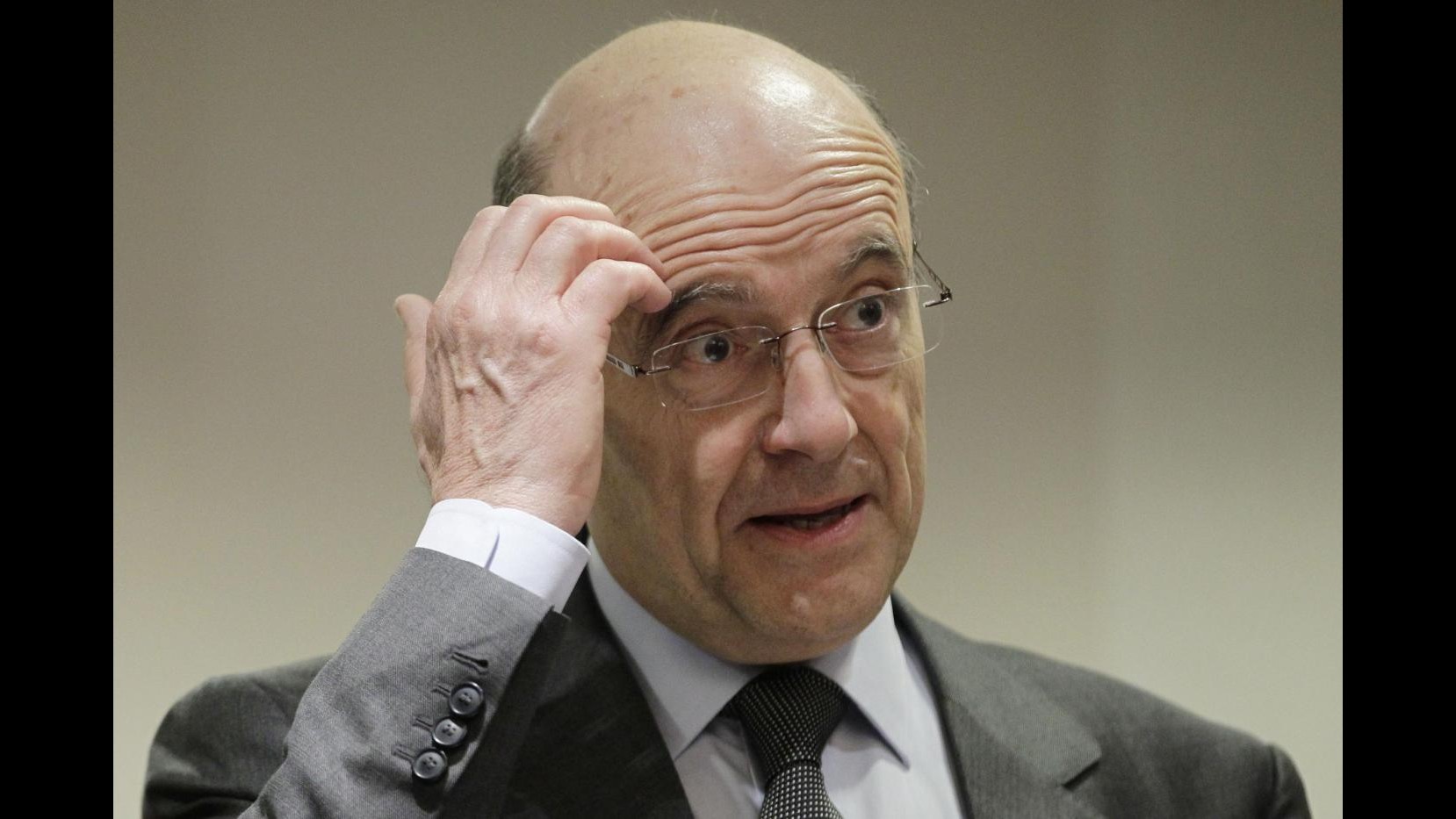 Parigi, Juppé si candida a primarie Ump per presidenziali del 2017