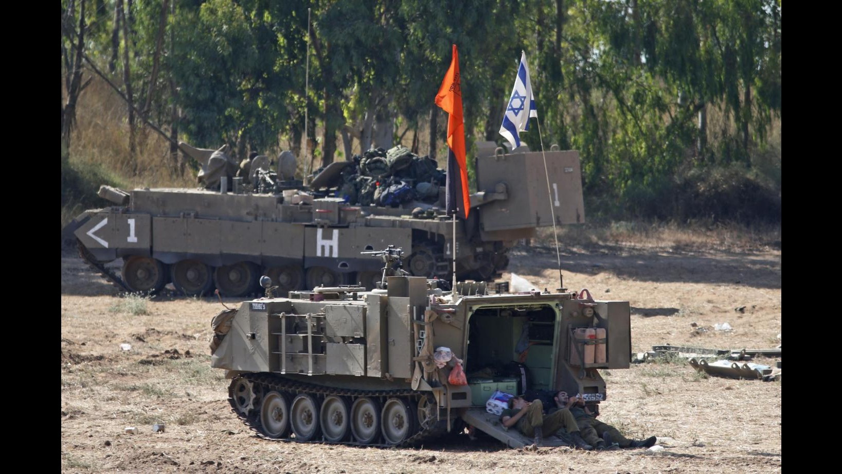 Medioriente, Israele: Attacchi aerei su Gaza in risposta a razzi