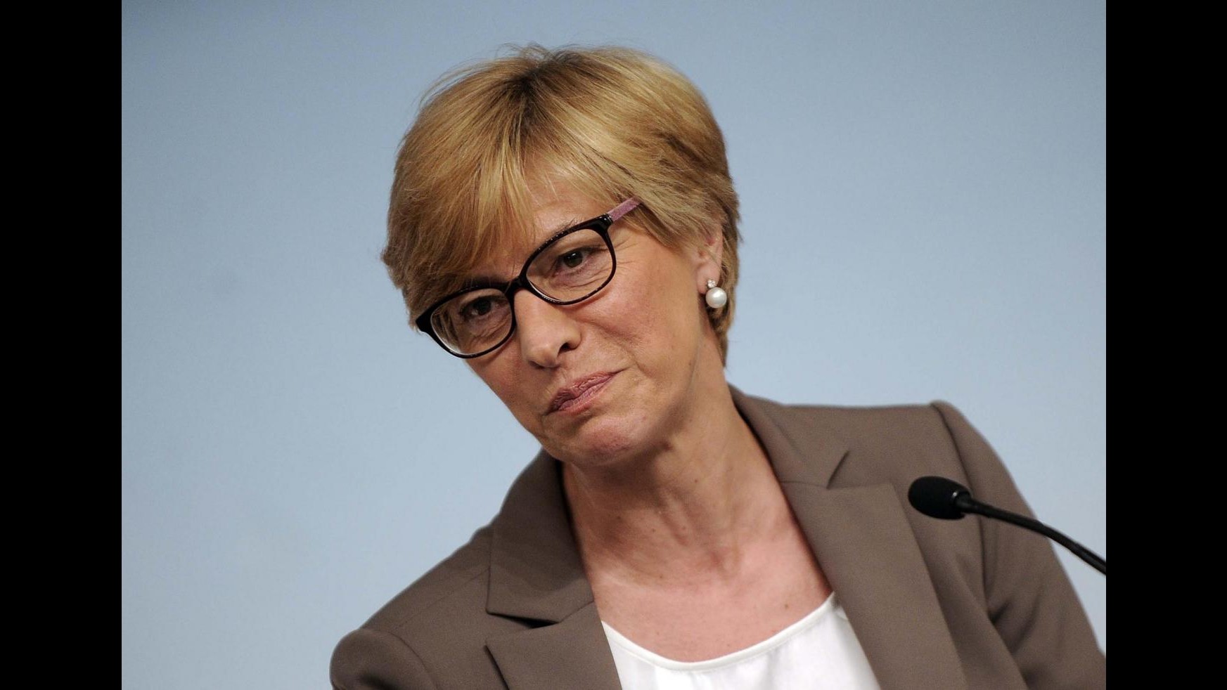 Cagliari, visita Pinotti per visionare le armi da inviare in Iraq