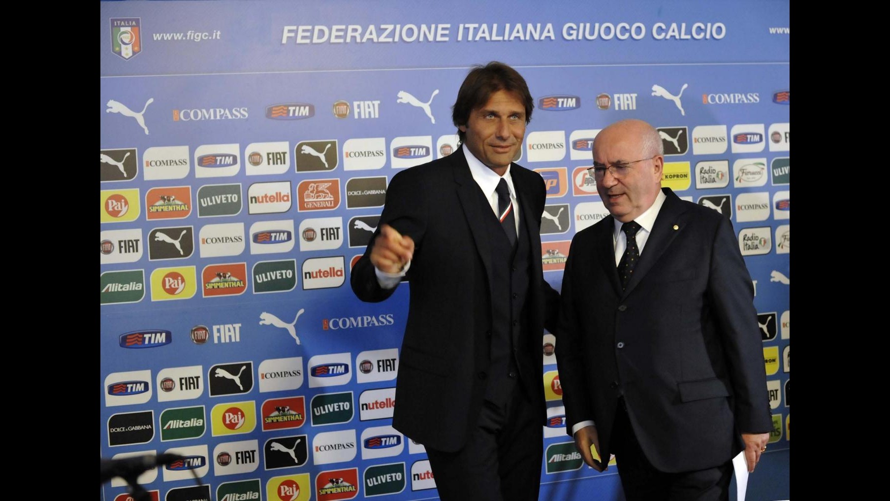 Calcio, Tavecchio: Stipendio Conte rientra nel budget Figc, ci voleva un condottiero