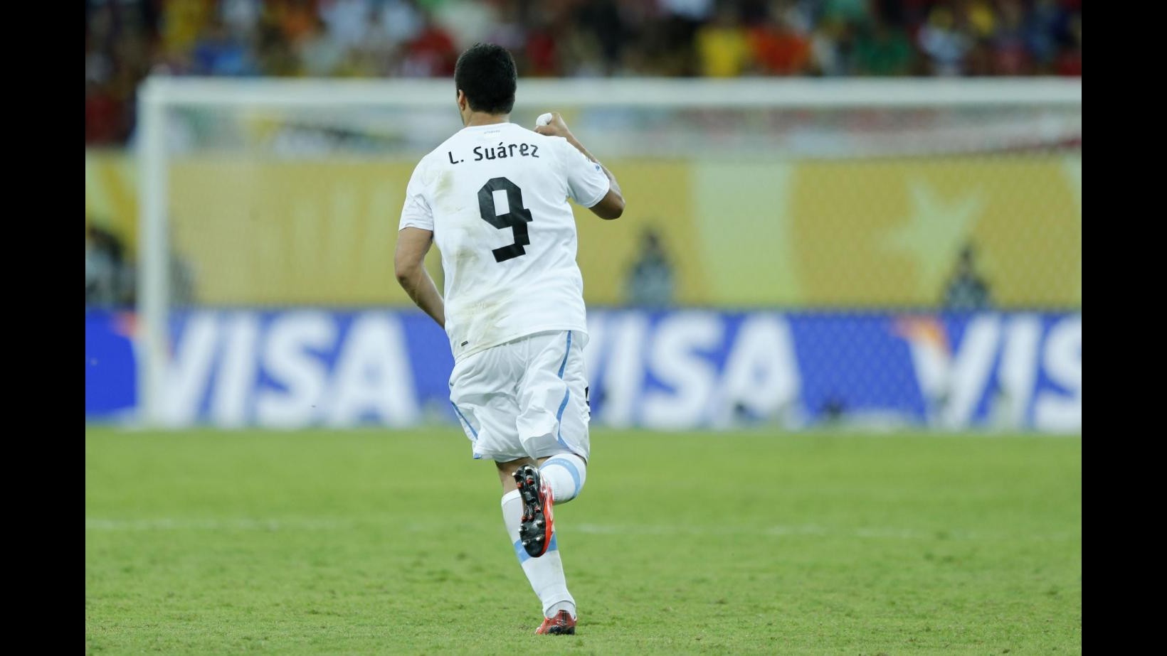 Stampa inglese: Real offre 40 milioni sterline per Suarez