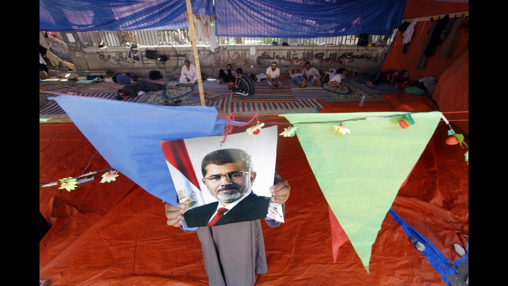 Egitto, prolungato di 15 giorni il fermo di Mohammed Morsi