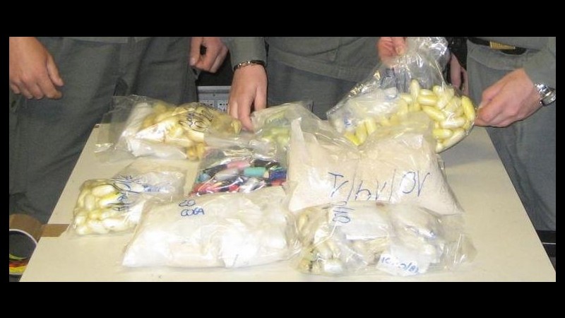 Lecce, sorvegliato speciale sorpreso a confezionare eroina