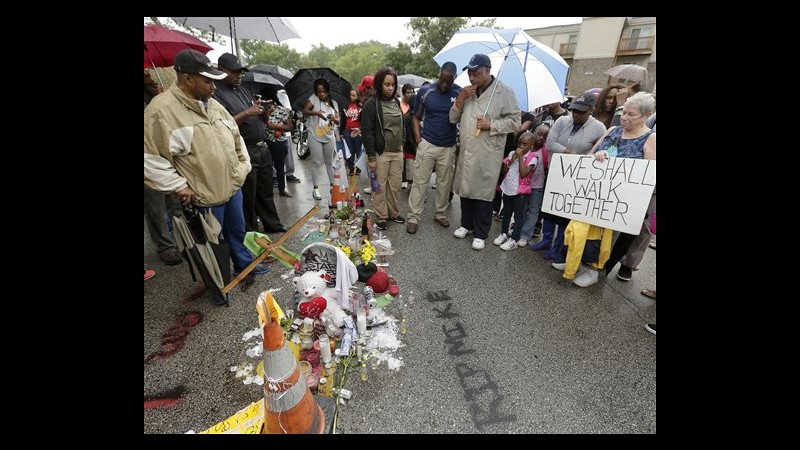 Usa, 18enne ucciso: stato di emergenza e coprifuoco a Ferguson