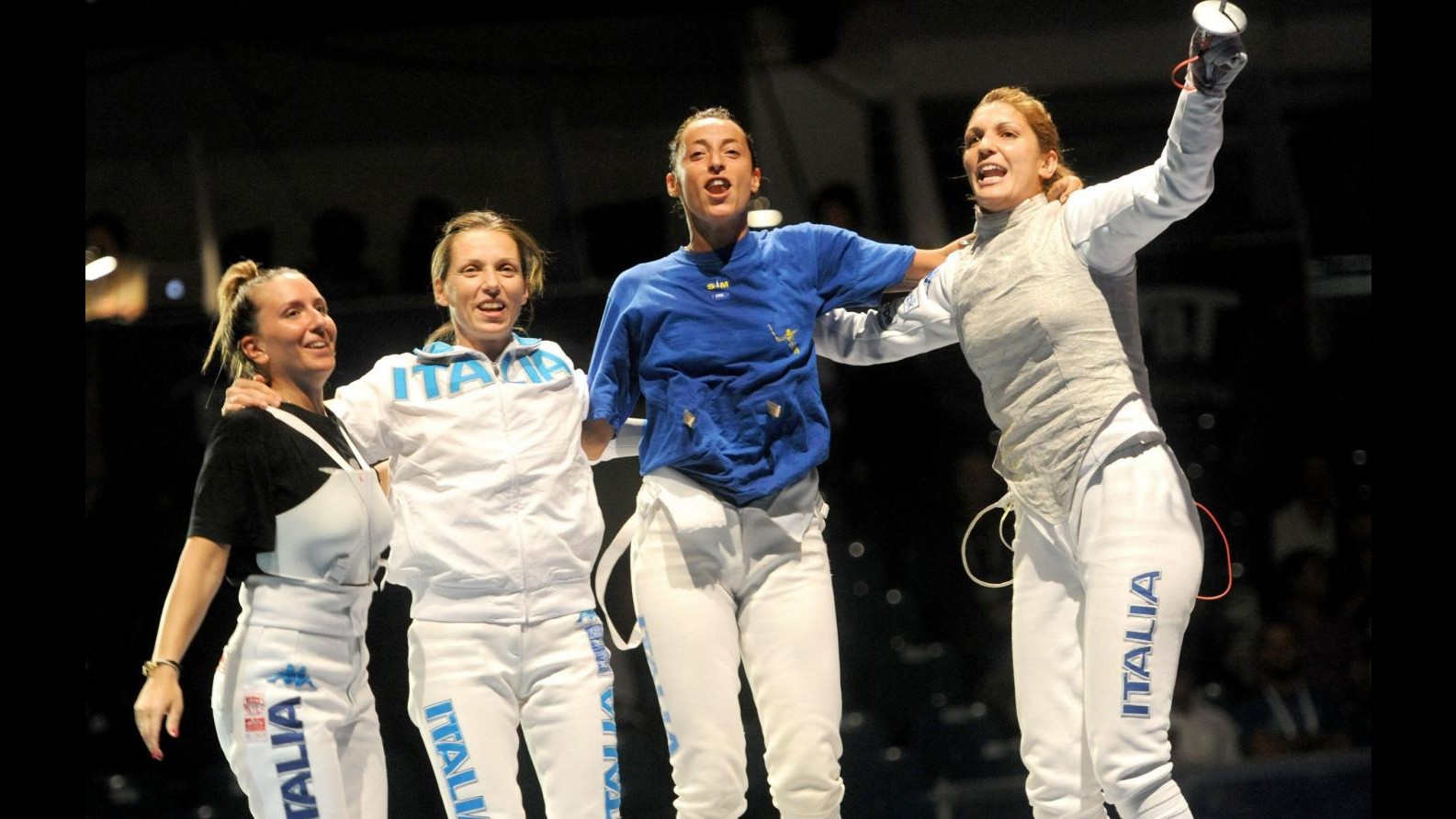 Mondiali scherma, Dream Team non tradisce mai: è fioretto d’oro