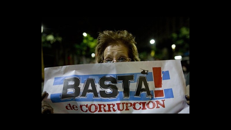 Argentina, migliaia in piazza a Buenos Aires contro Fernandez