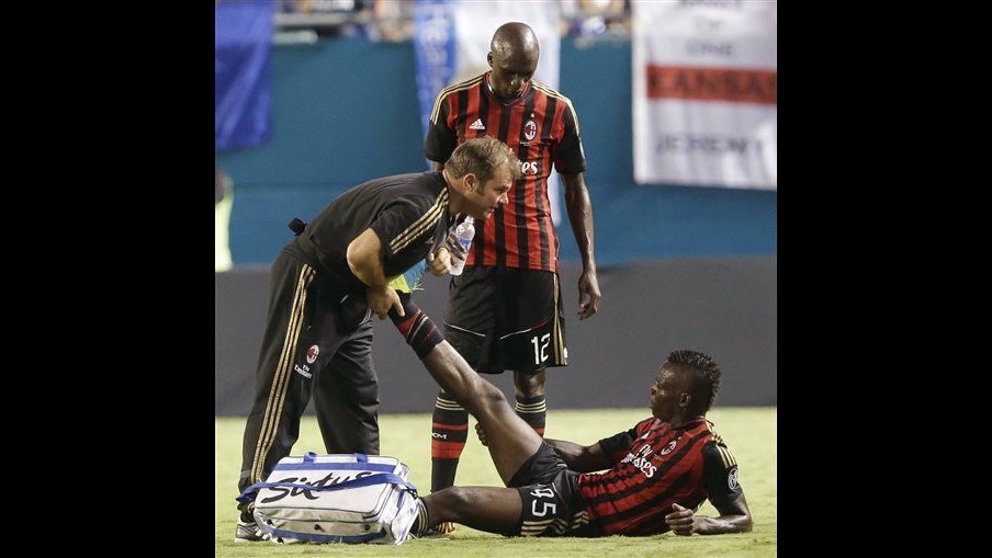 Milan, problema al polpaccio per Balotelli: Nazionale e play off Champions a rischio