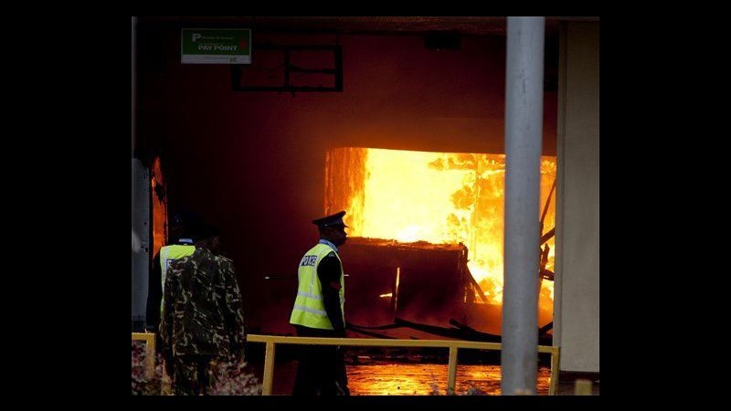 Kenya, domate le fiamme in aeroporto Nairobi, riprendono i voli