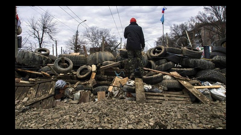 Ucraina, partito convoglio aiuti russi verso città ribelle Luhansk