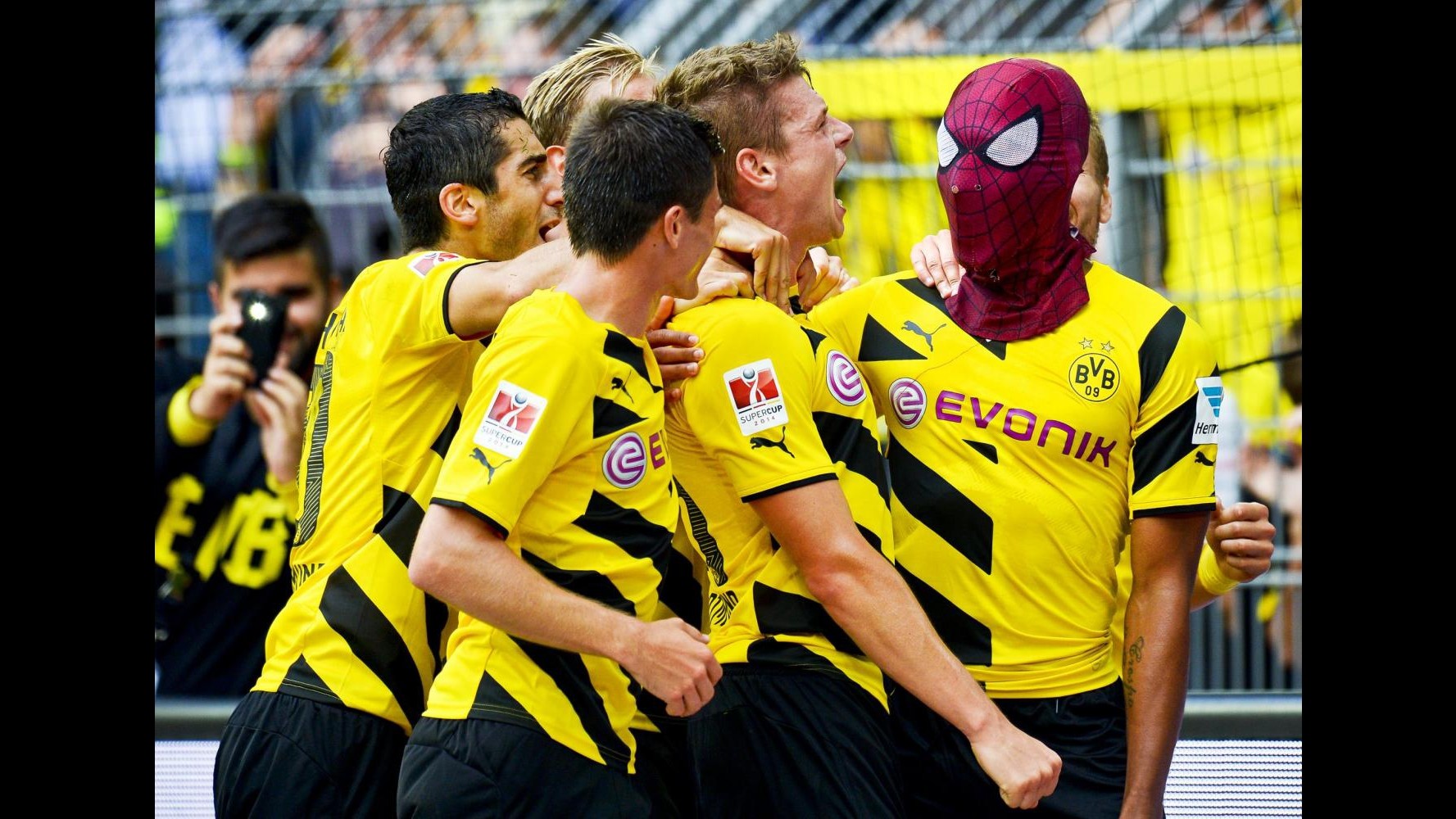 Calcio, Germania: Borussia Dortmund vince Supercoppa, 2-0 al Bayern Monaco