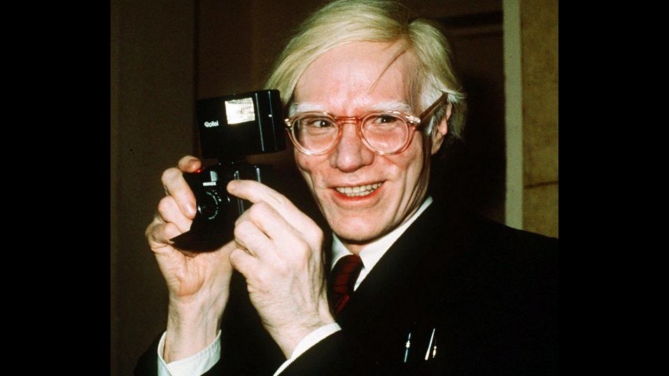 Compleanno di Andy Warhol, oggi la diretta in webcam sulla sua tomba