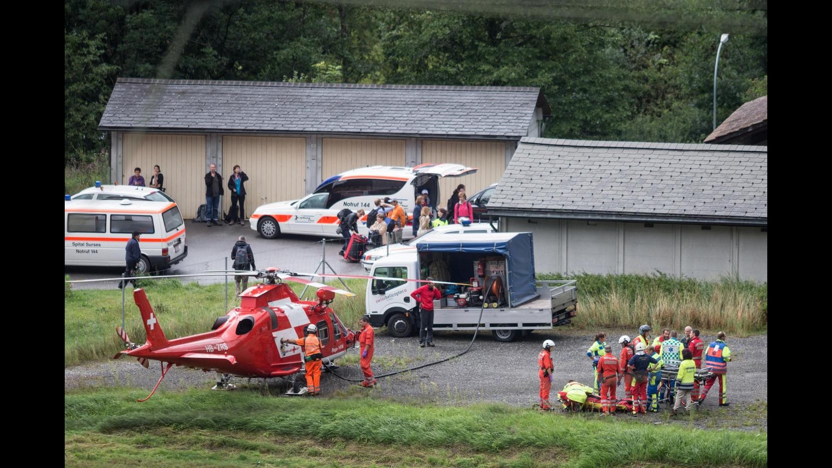 Svizzera, frana fa deragliare treno nel Cantone di St. Moritz: feriti
