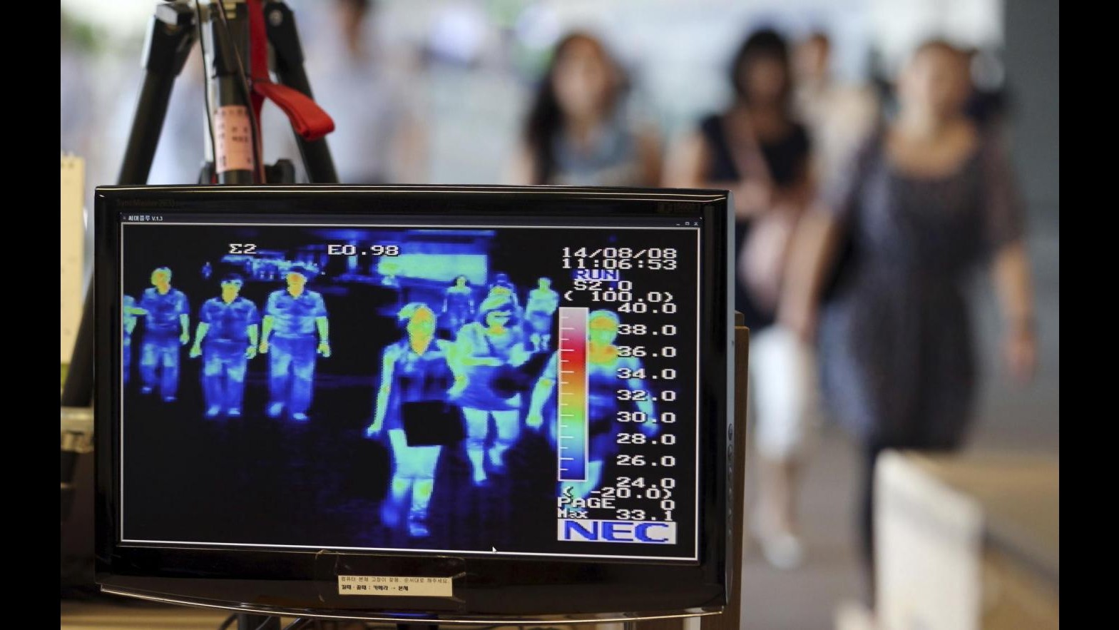 Ebola, ad aeroporto Taiwan prove per fronteggiare eventuale emergenza