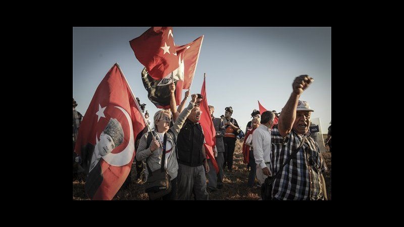 Turchia, maxi processo per complotto golpe: 16 ergastoli, anche a ex capo esercito