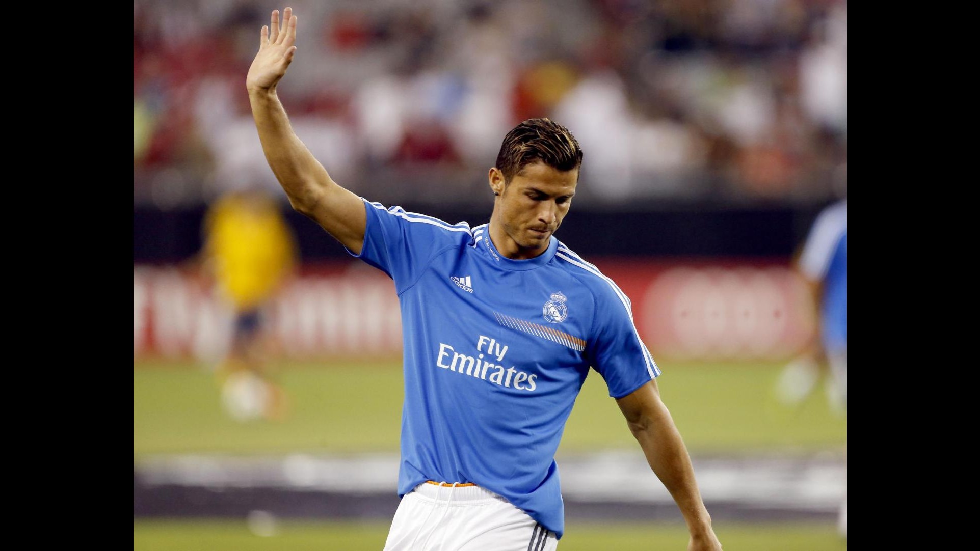 Ronaldo con il Real fino al 2018, scintille con Mourinho: Non sputo in piatto dove mangio