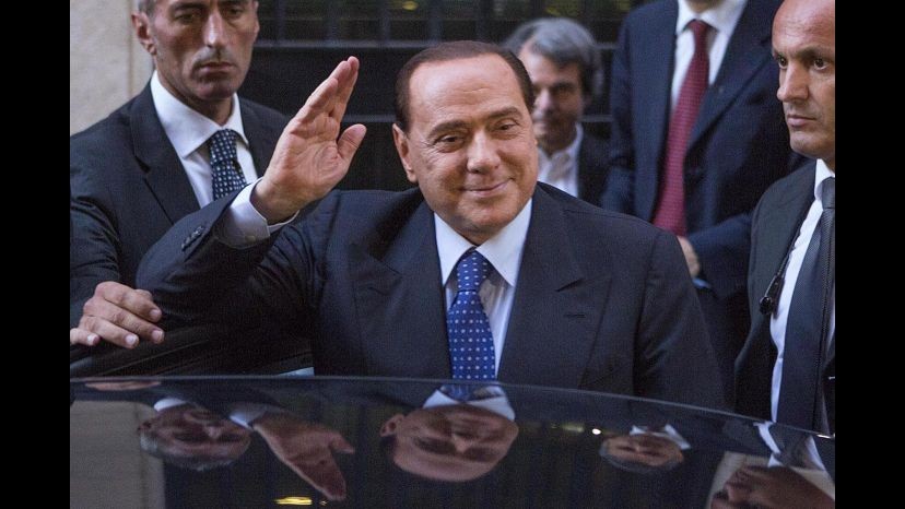 Famiglia Cristiana: Berlusconi è ora di lasciare per sempre