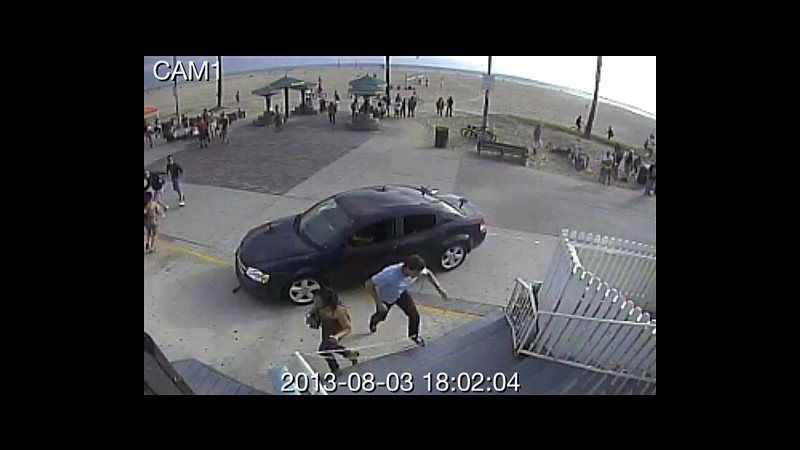 Auto su pedoni a Venice Beach: morta donna bolognese. Arrestato conducente