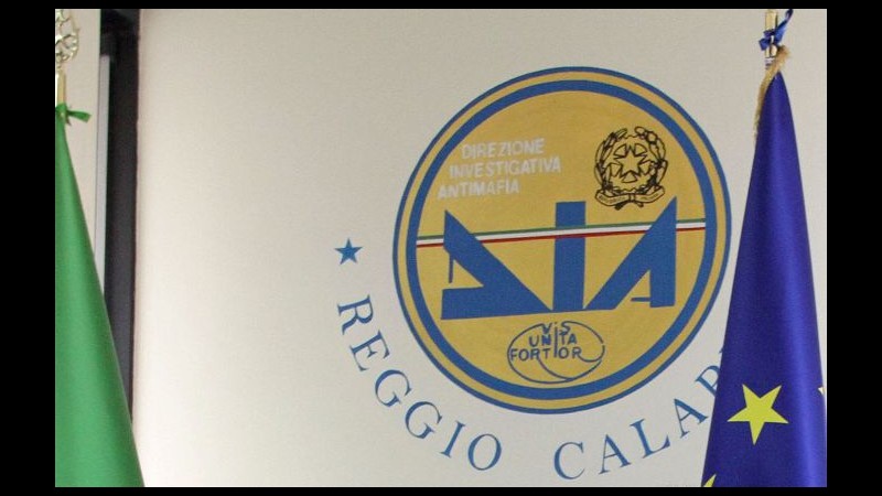Reggio Calabria, sindaco Lamberti in procura: indagato per calunnia
