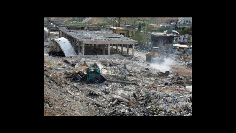 Siria, caccia del regime bombarda zona a confine Libano: 9 morti