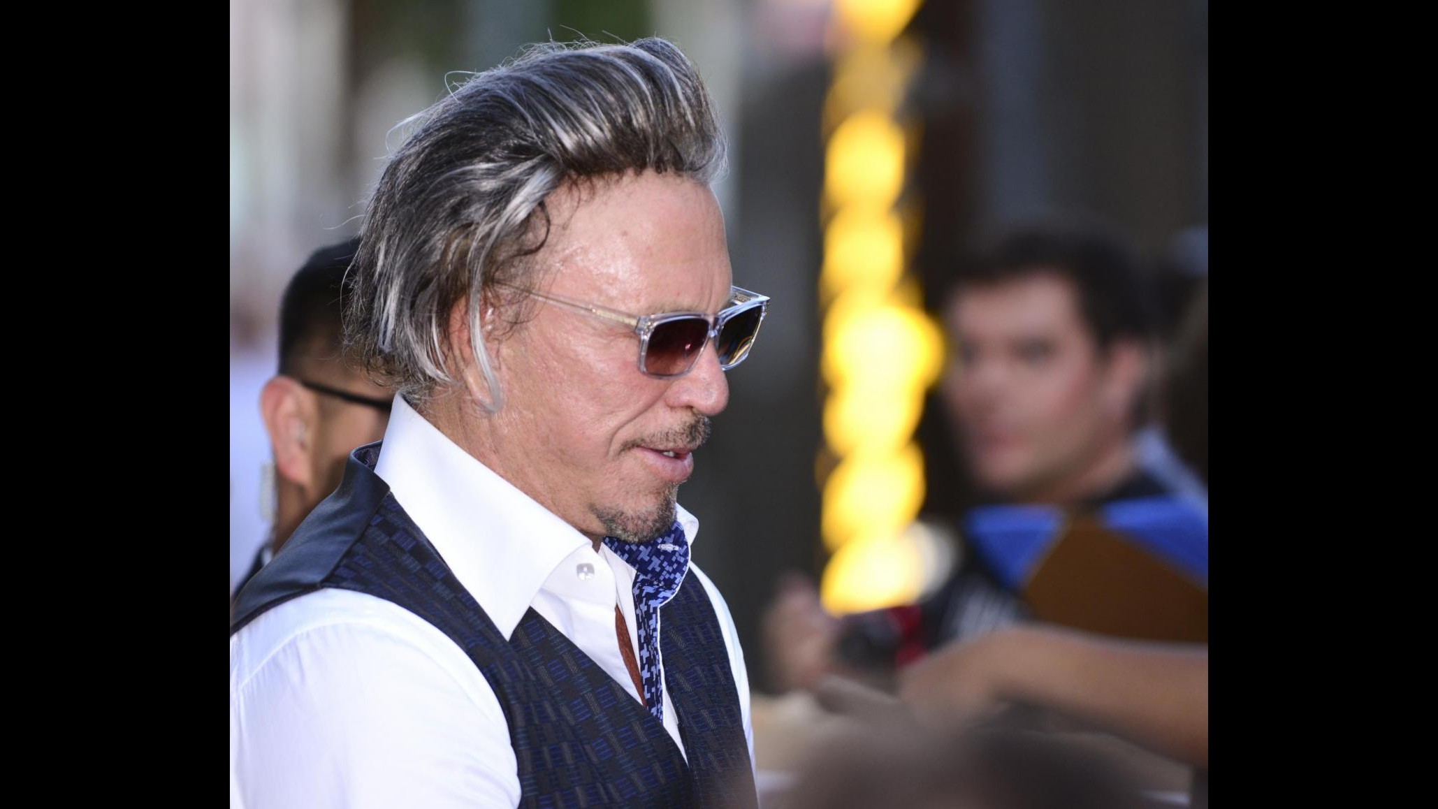 Mickey Rourke: Putin? Un bravo ragazzo, per questo compro sua t-shirt