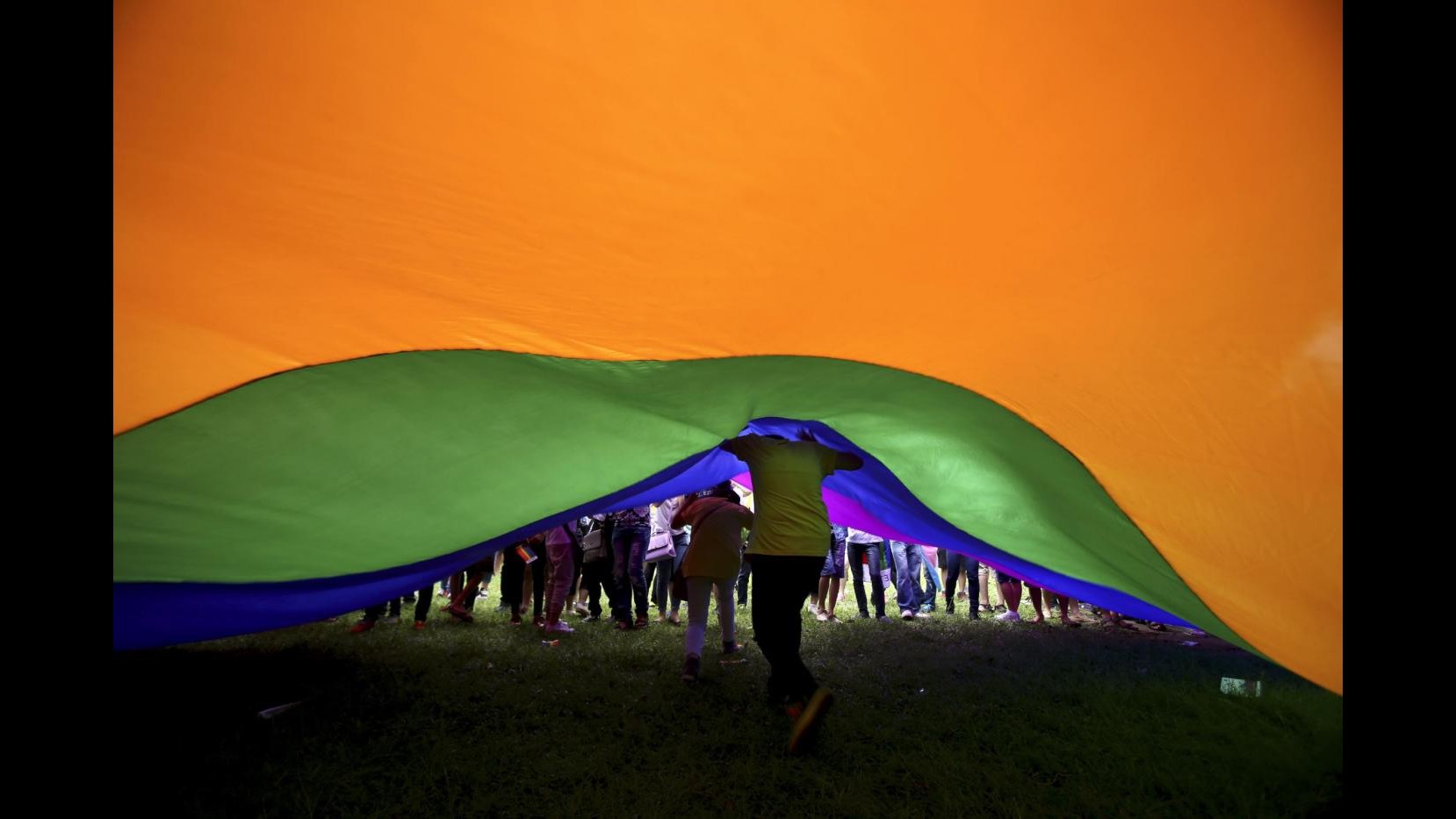 Nepal, Katmandu si veste di colori per il Gay Pride