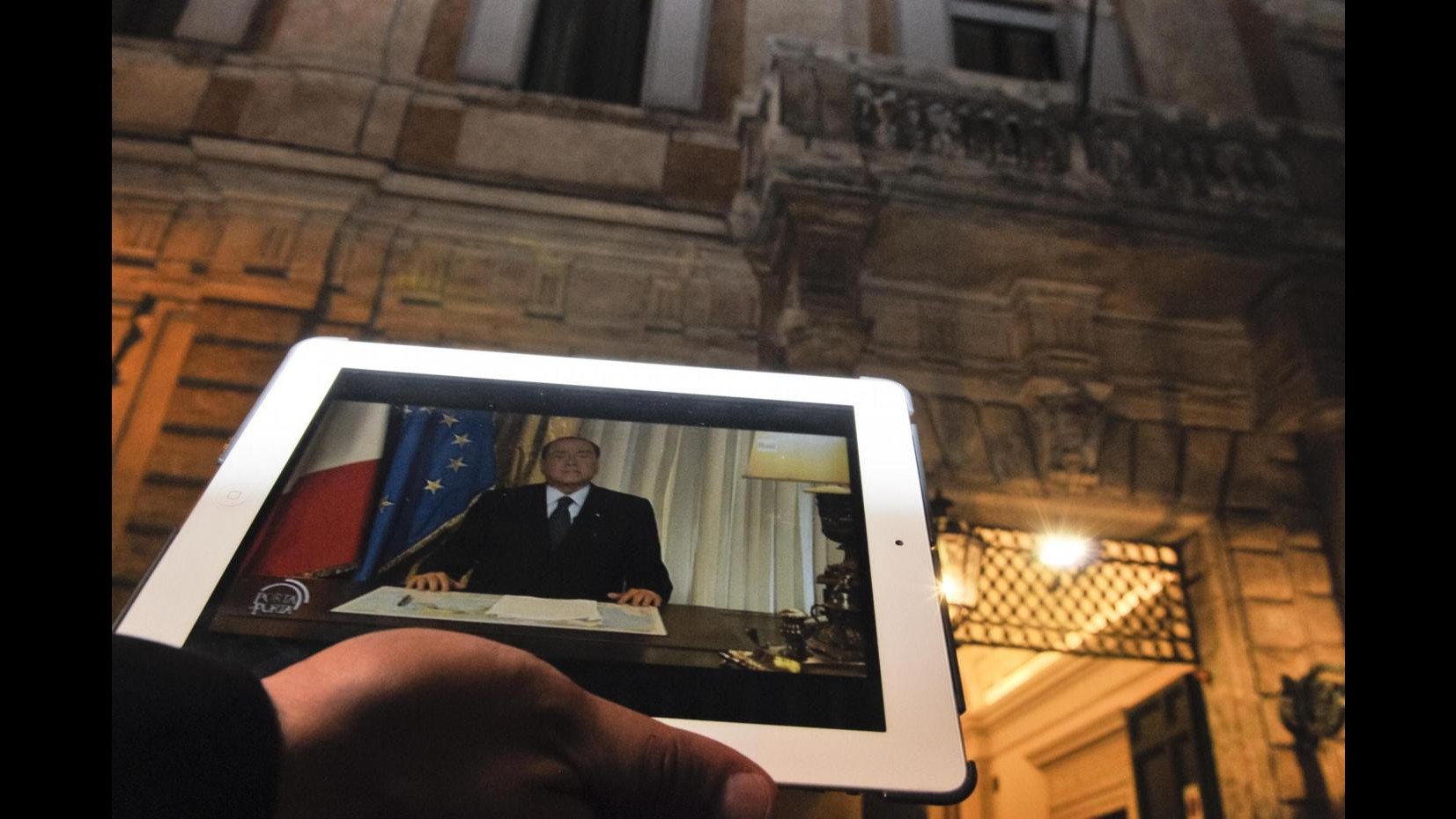 Confermata condanna per Berlusconi, il Cav: Parte giudici irresponsabili. Alle 17 riunione Pdl