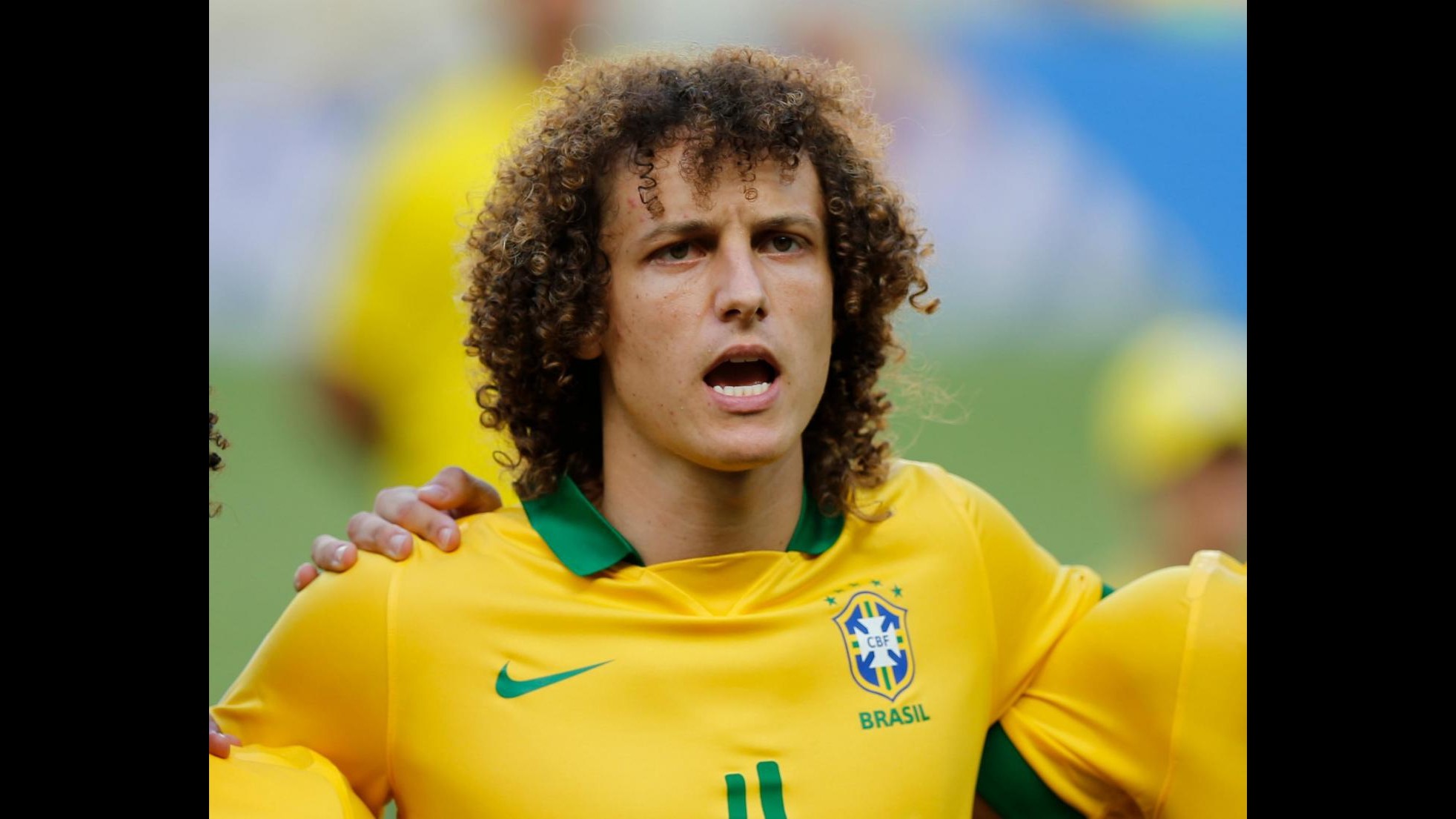 Barcellona vuole un difensore, offensiva per David Luiz o Agger