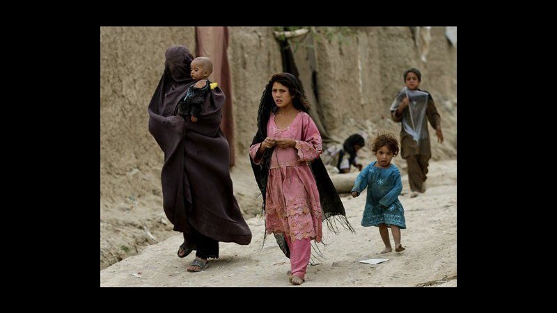 Afghanistan, Onu: Vittime civili aumentate del 23% in primo semestre 2013