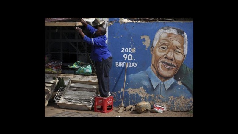 Sudafrica, Mandela resta in ospedale in condizioni critiche ma stabili