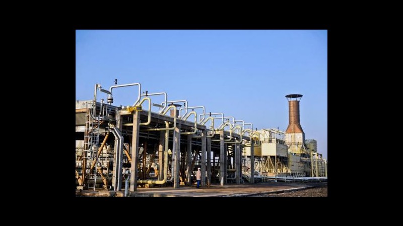 Iran aggira sanzioni: 315 vagoni metro da Cina in cambio petrolio