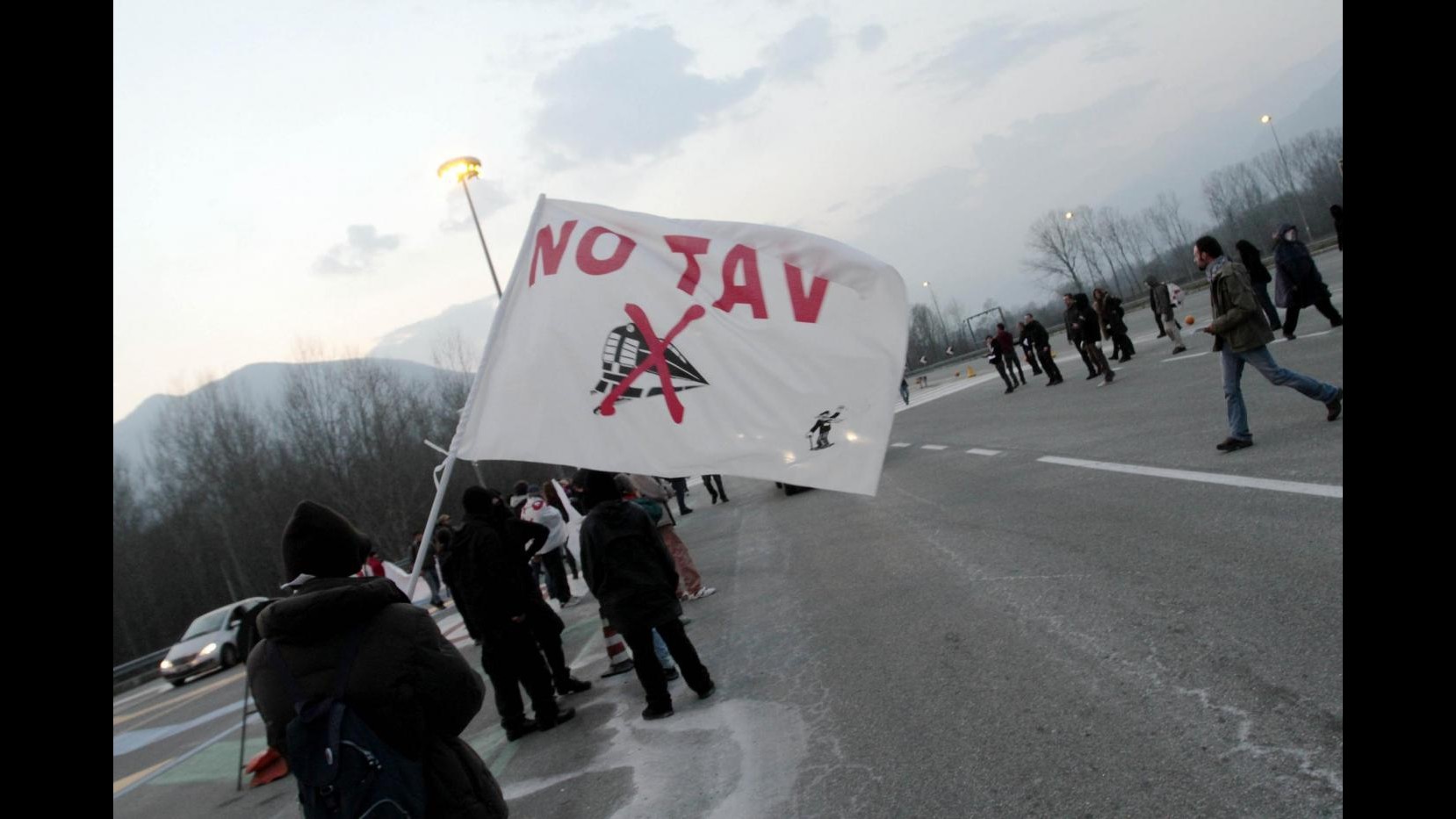 Tav, avvisi di garanzia a 12 persone per attentato