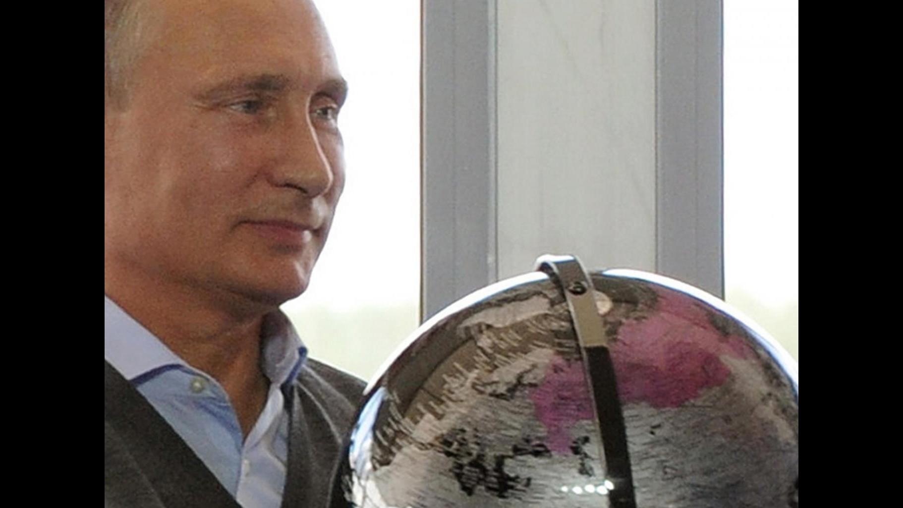 Ucraina, Putin: Ue chiude gli occhi su azioni di Kiev contro civili