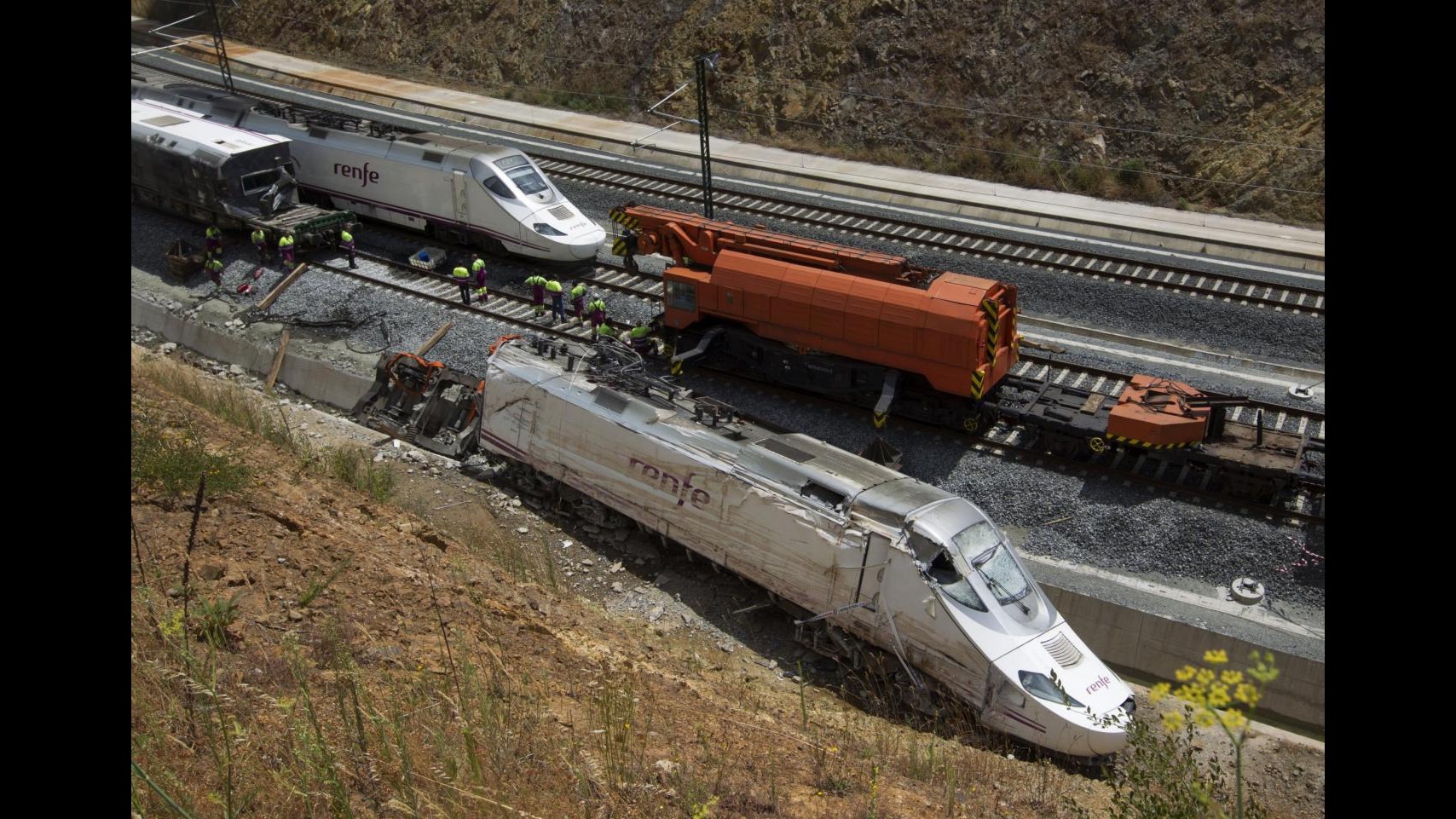 Spagna, sale a 79 morti bilancio treno: ferito muore in ospedale