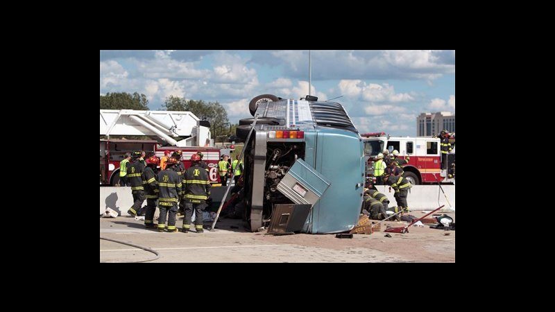 Usa, pullman di ragazzini in vacanza si ribalta: 3 morti