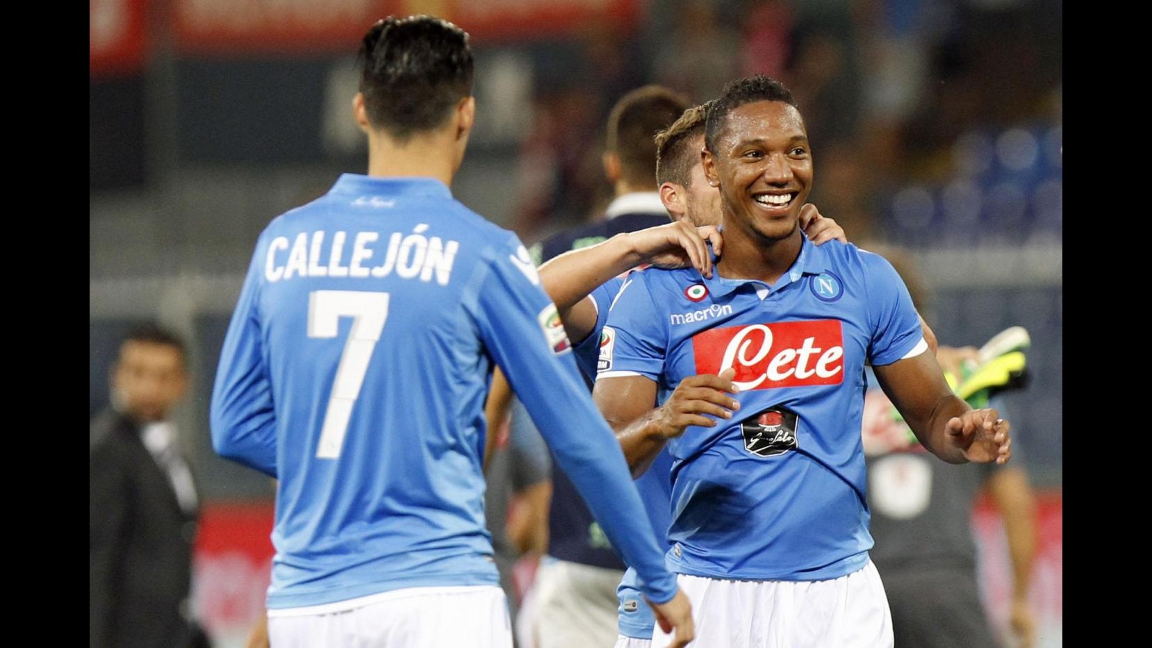 Serie A, Napoli espugna Marassi al 95′ con De Guzman. Parma cade a Cesena