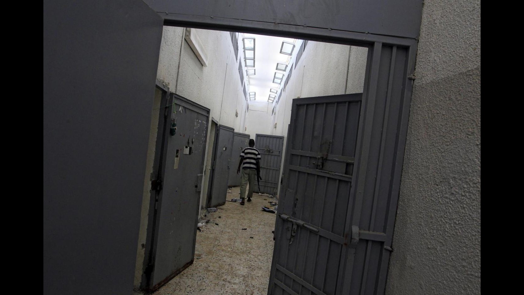 Libia, più di mille detenuti scappano da carcere vicino a Bengasi