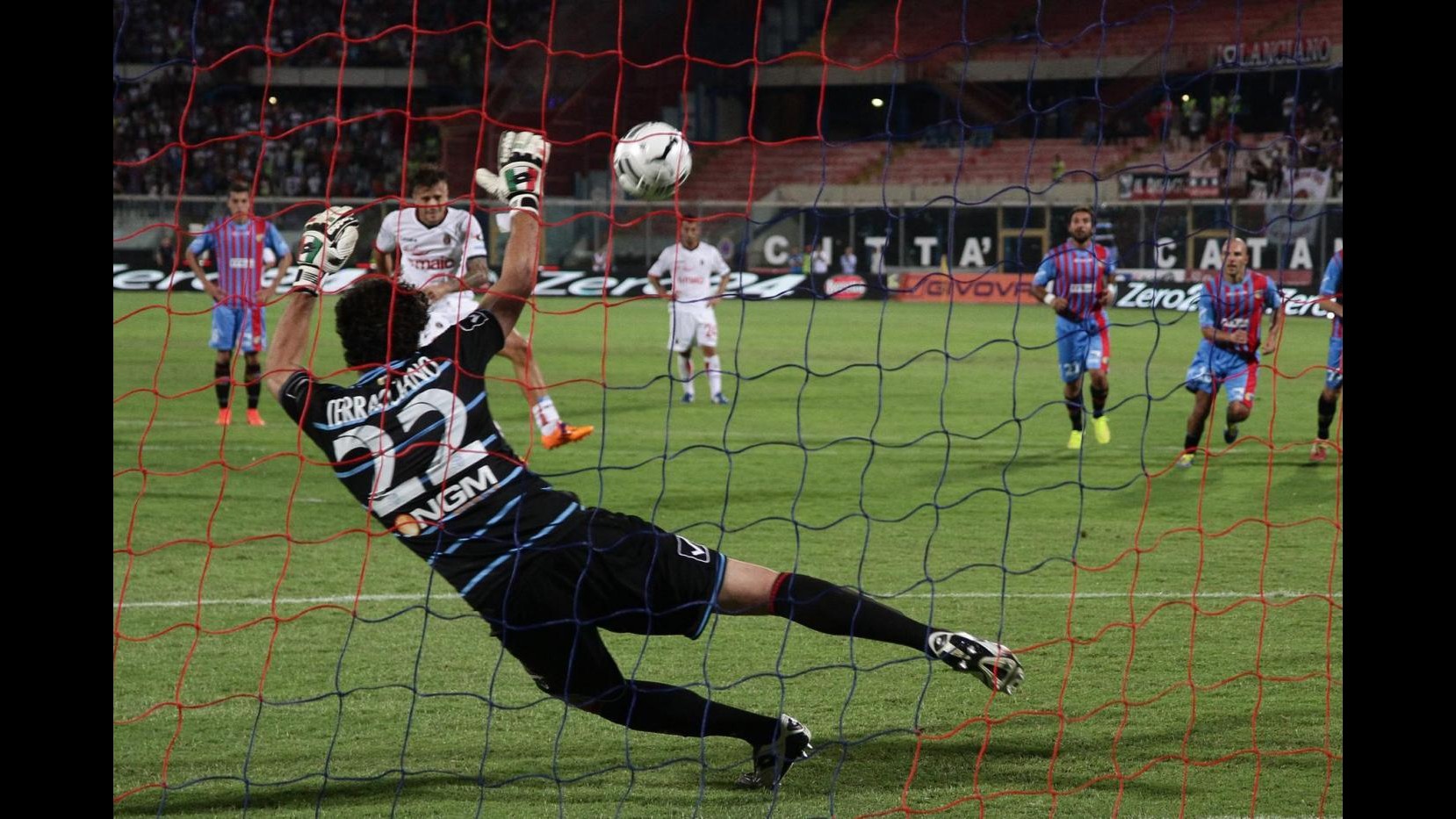 Serie B, Catania e Livorno fermate in casa. Bari e Ternana corsare