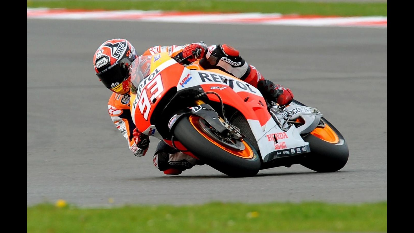 MotoGp, Gran Bretagna: pole Marquez davanti a Dovizioso, Rossi 6°
