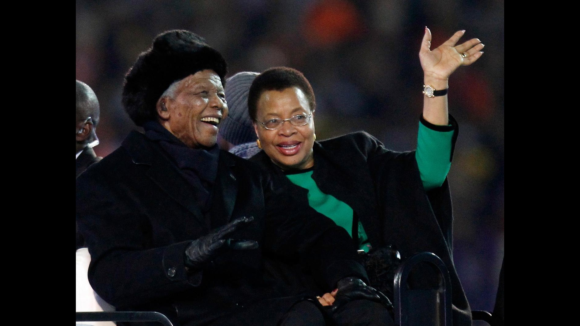 Nelson Mandela ha lasciato ospedale, è tornato a casa