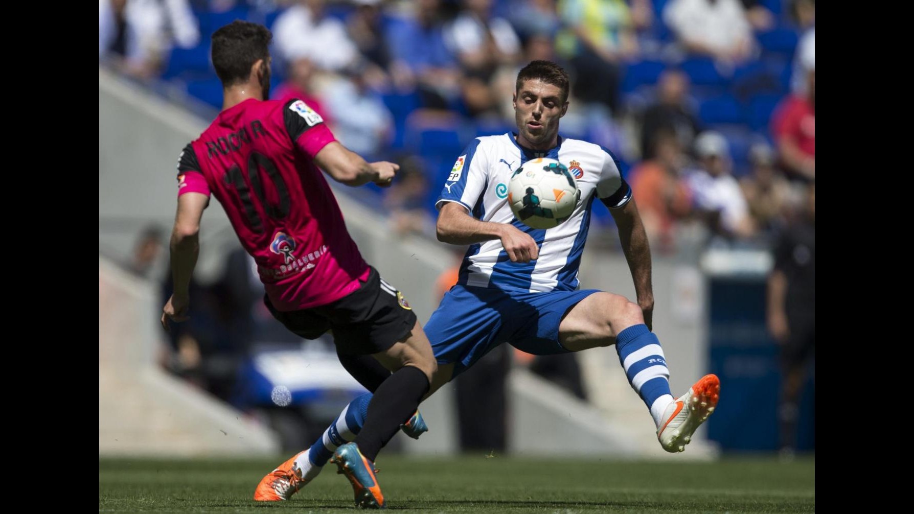 Espanyol annuncia accordo con Napoli per cessione David Lopez