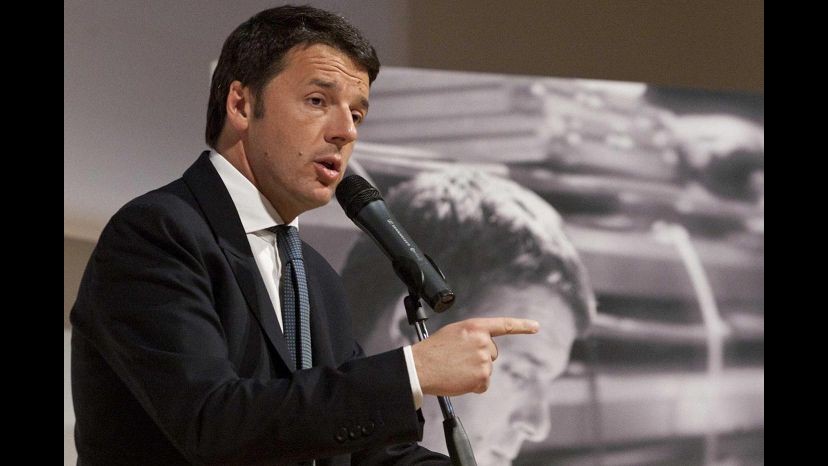 Renzi: Basta parlare di Berlusconi, dobbiamo cambiare il Pd