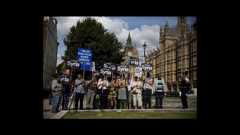 Siria, Parlamento Gb boccia Cameron: no ad azione militare