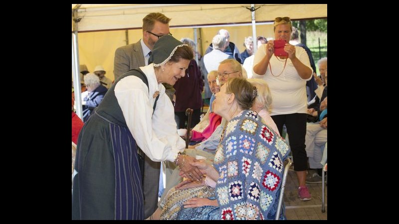 Stoccolma, regina di Svezia partecipa a evento in onore degli anziani