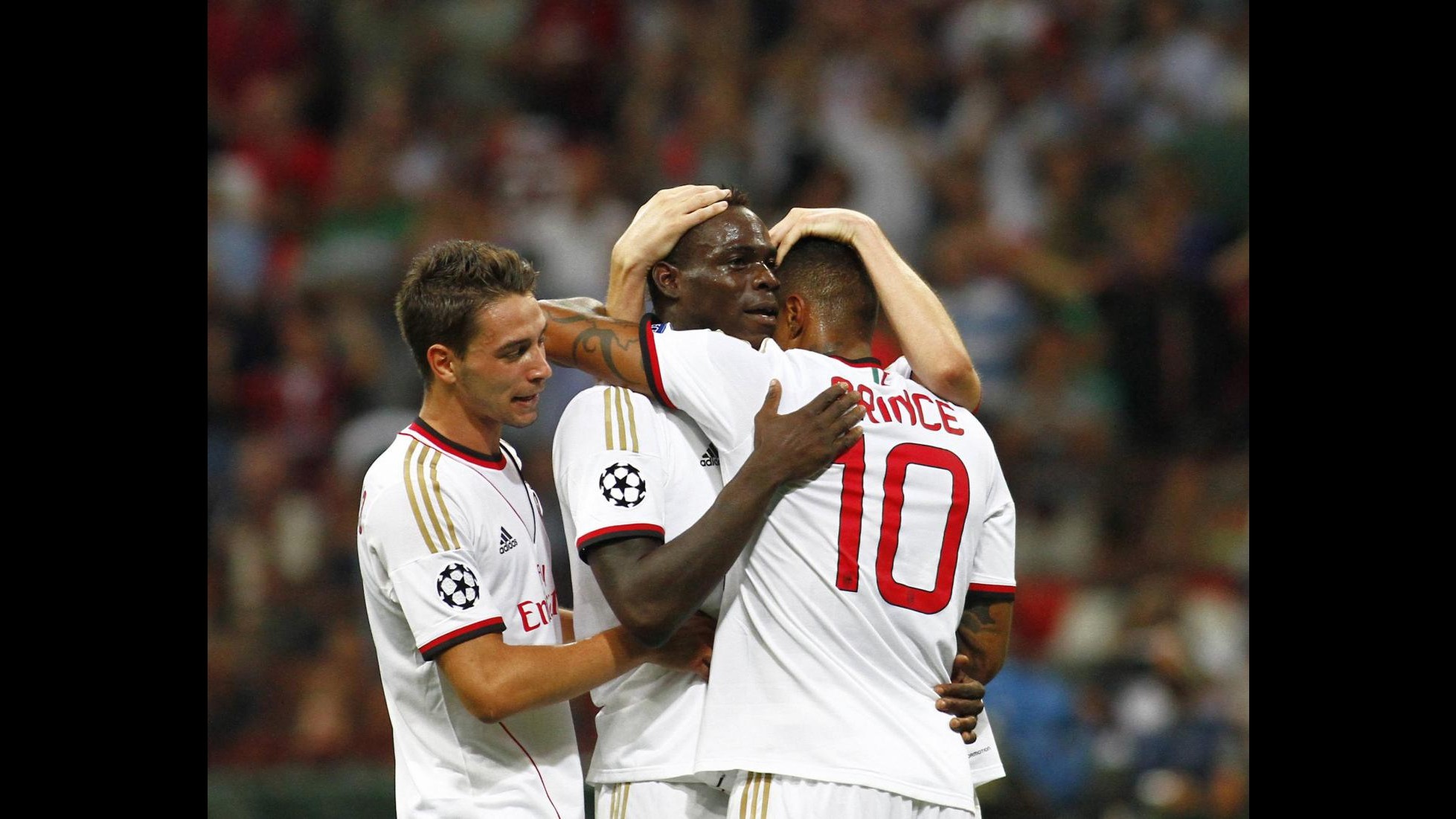 Boateng e Balotelli portano il Milan ai gironi di Champions: Psv battuto 3-0